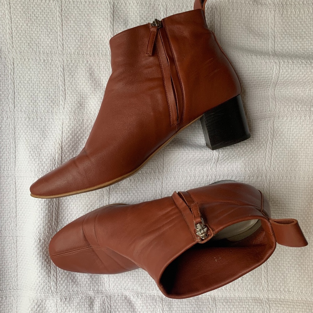 Everlane Day Boot in Brown